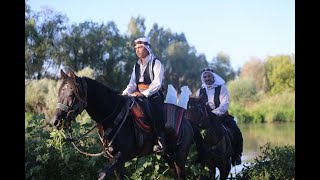 Diyarbakır’ın “Buzcu Baba”sı at sırtında işçilere buz taşıyor