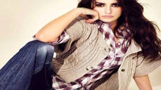 Information Penelope Cruz  VS. Salma Hayek Update