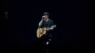 Video thumbnail of "Shawn Mendes- There's Nothing Holding Me Back live in Brussels"