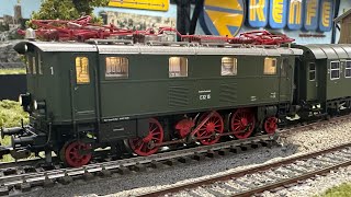 E32 15 DB mit Lokalzug