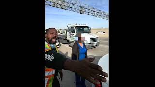 Simple tire change turns into a Comedy Show (Feat. Trash Talking Tow Truck). #roadside #funny #fyp