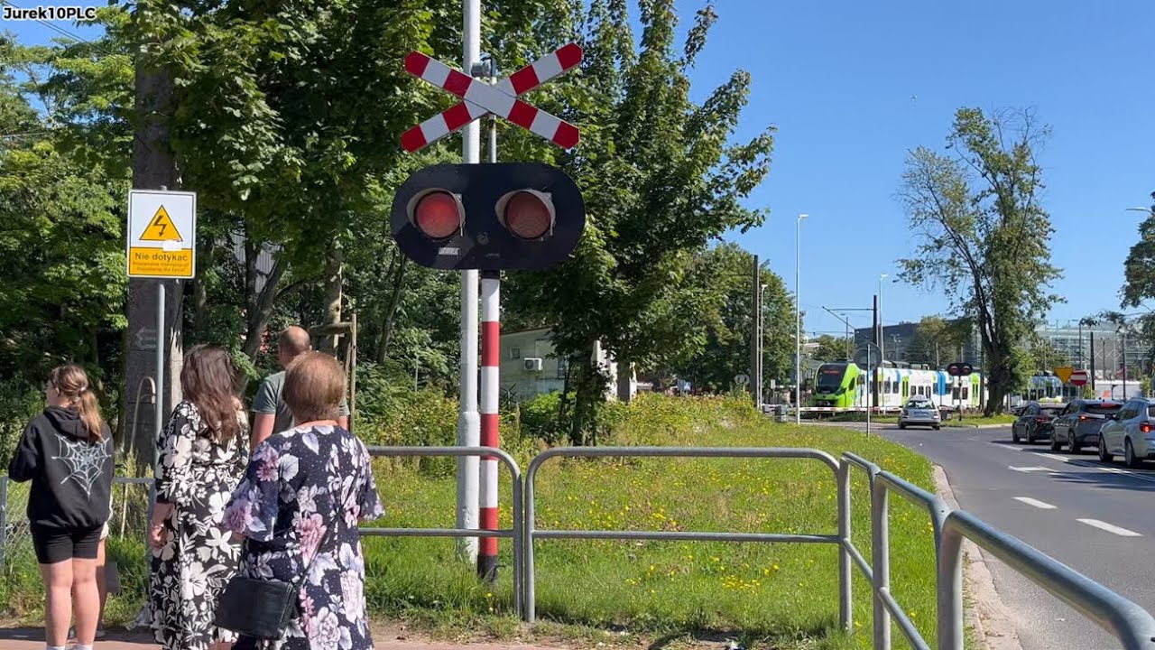 Ogromny Przejazd kolejowy Kołobrzeg, ul. Solna/Reymonta // Huge Polish Railroad Crossing