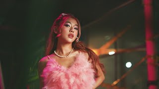 Gabriella Ekaputri – Me & U (Official Music Video)