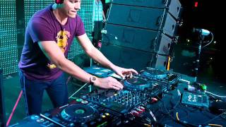 Crookers Feat Style Of Eye & Carli That Laughing Track In Tiesto 229