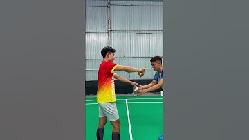 Kĩ thuật phát cầu trái tay #badminton #caulong #badmintonlovers #quochoc