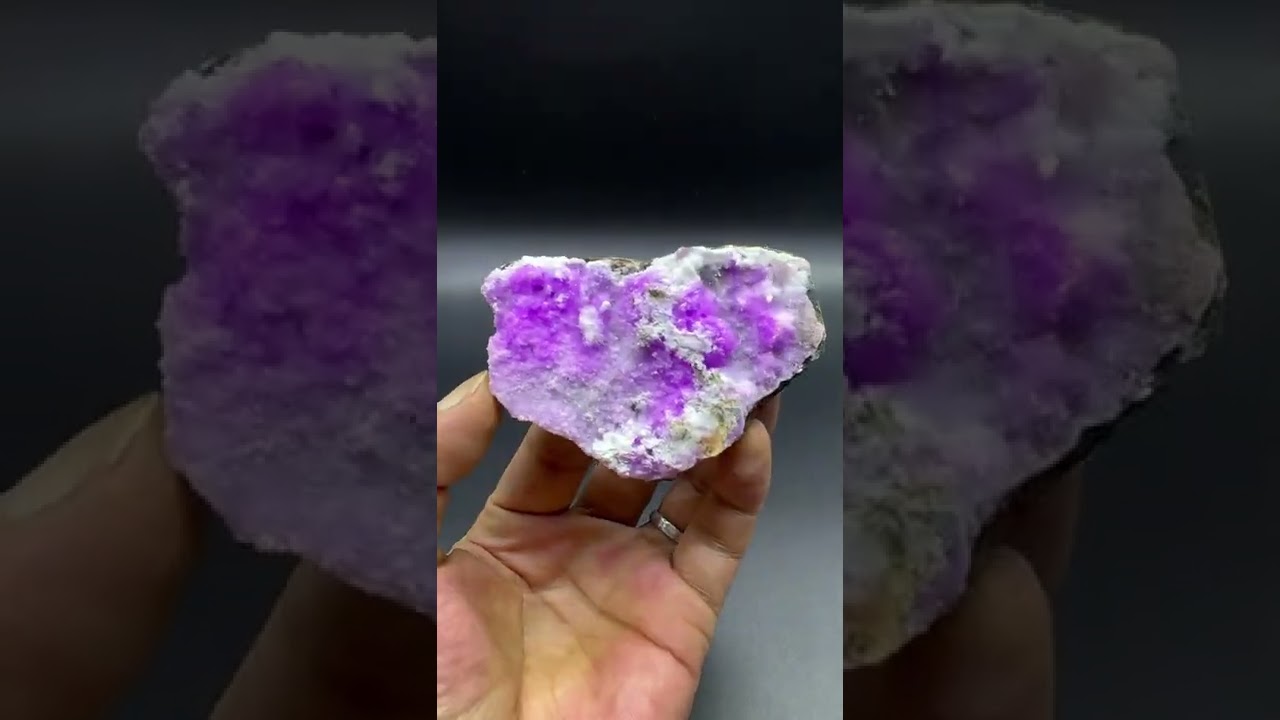 Red Aragonite Size: 8.1cm Origin: lanping Nujiang, Yunnan, China. Available