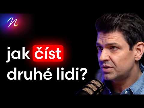 Odborník na řeč těla varuje: Přestaň se usmívat pusou, odrazuješ lidi