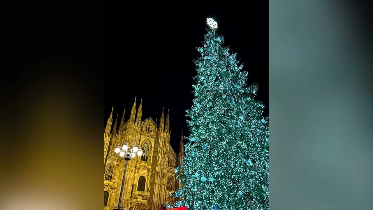 Christmas day at Duomo di Milano, Milan, ITALY 🇮🇹