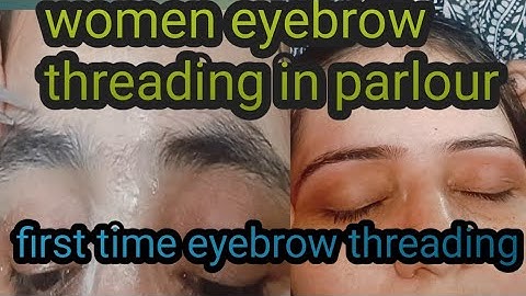 Women eyebrow threading in parlour/❣️🥰/first time eyebrow threading// #eyebrowthreading//#threading