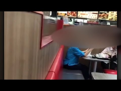 Video: Gå Tilbage Til Mexico!: To Kunder Fortæller En Burger King-manager For At Tale Spansk