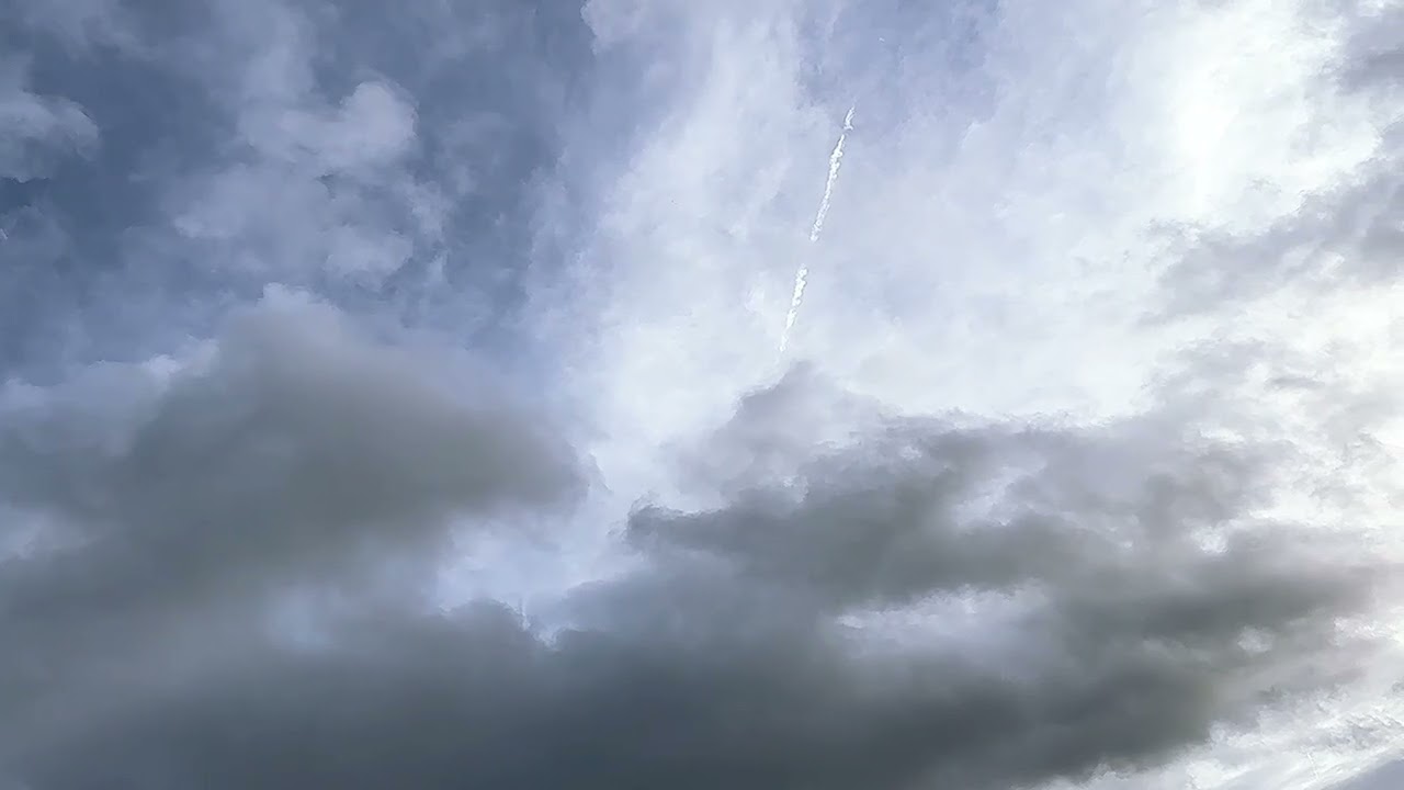 45 Minutes of Paris Sky and Moving Clouds ☁️🌇 | Calm Urban Sky Ambience