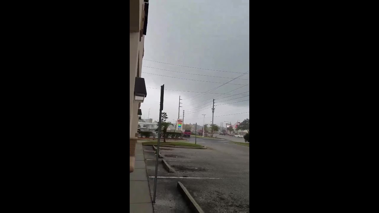 Possible tornado touches down in Seminole - YouTube
