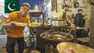 TRYING STREET FOOD IN PAKISTAN: How dirty is it?