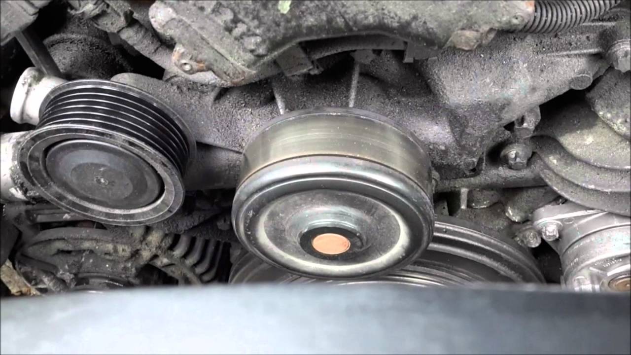 Mercedes Wasserpumpe wechseln bei w202 C220 CDI - YouTube