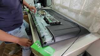 Tv Philips 50Pug762578 Sem Imagem, Metade Da Tela Escura Com Riscos Tremendo E Linhas.