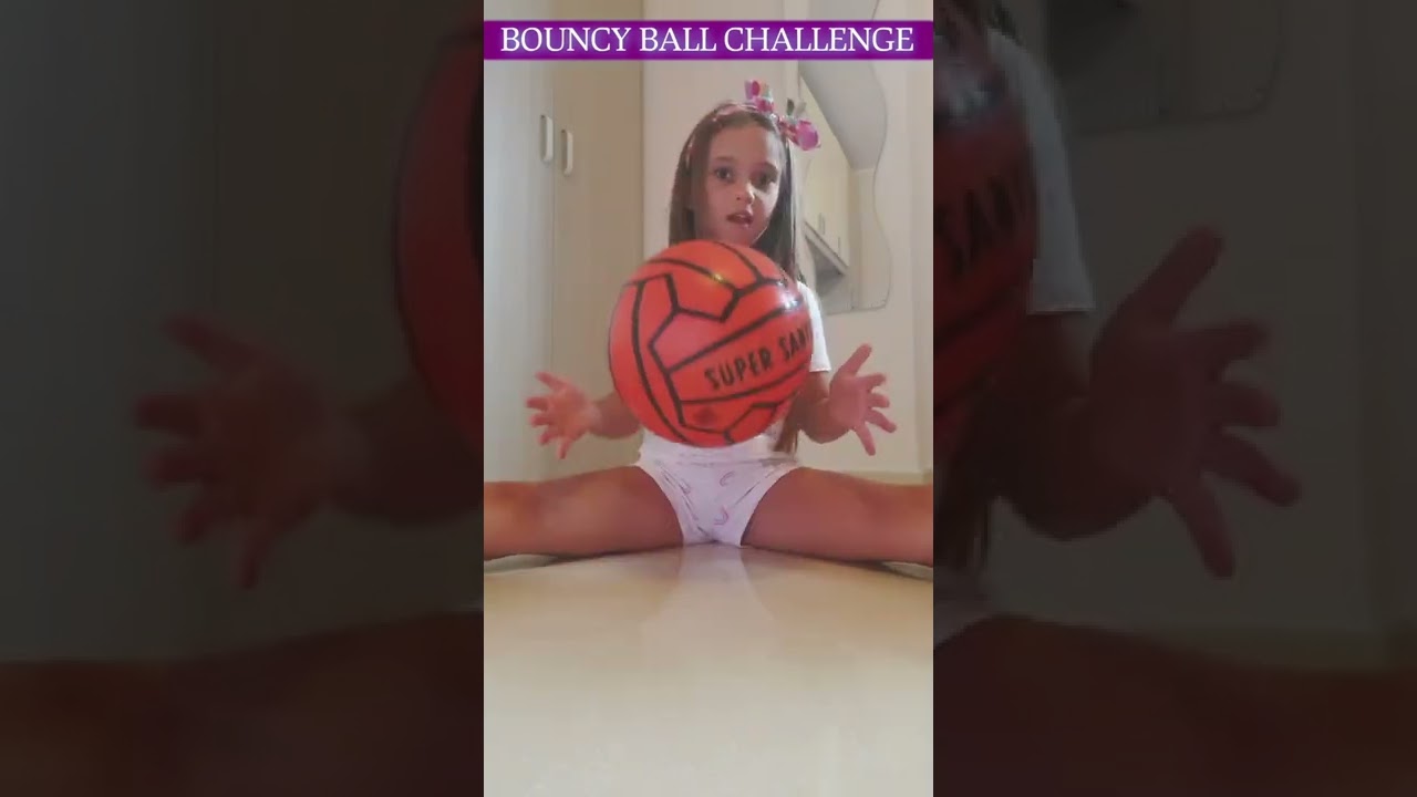 Download BOUNCY BALL CHALLENGE! Sofy prova il nuovo Trend Tiktok con la palla per la prima volta! #shorts