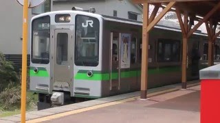 E１２７系v１０編成弥彦駅発車