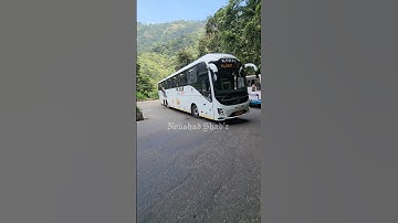 VOLVO 9600 Multi axle bus struggling to turn in Risky Hairpin bend turn#shorts#volvo#ksrtc#bus #b8r
