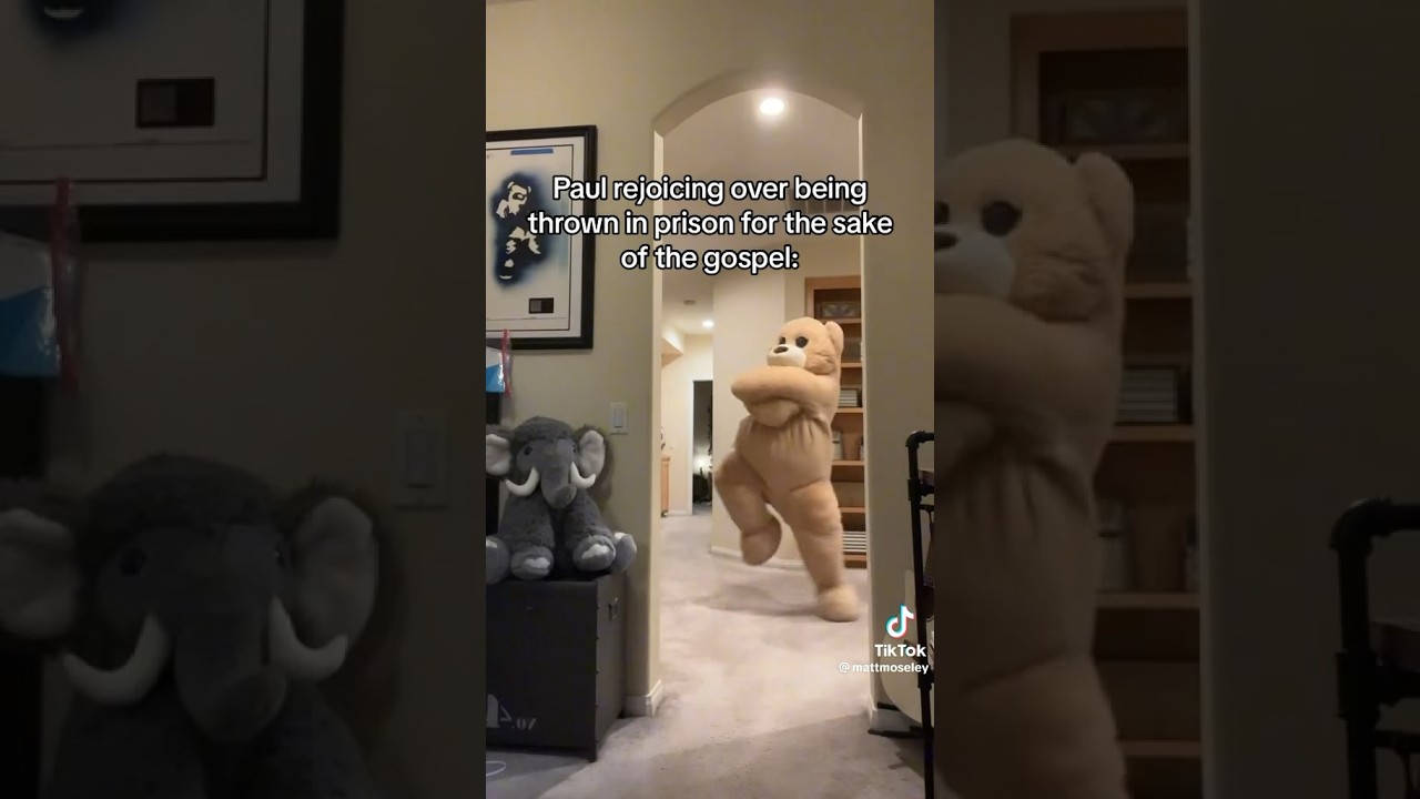 Giant teddy bear dancing meme to the bk remix song