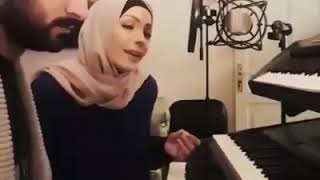 Amal hijazi singing in hijab for the first time! Resimi