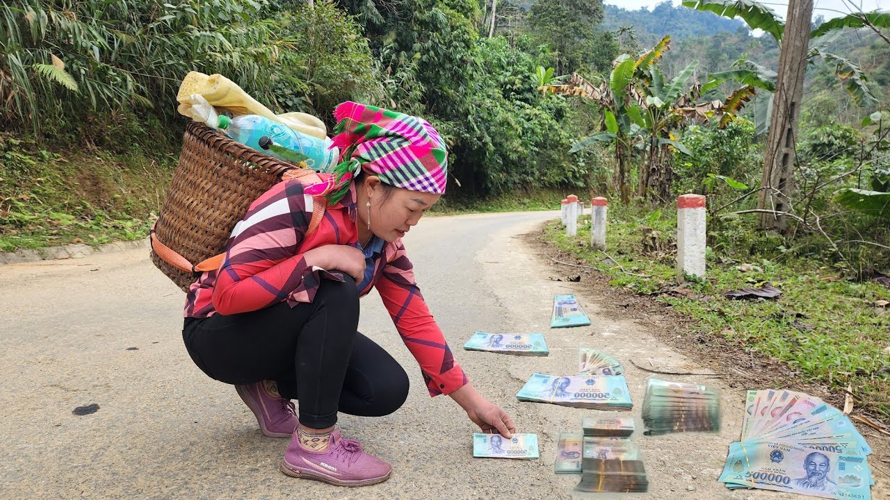 Poor girl collecting scrap metal finds a large sum of money in the middle of the road.