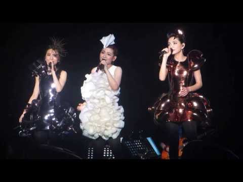 [Fancam] 131026 S.H.E 2gether 4ever Concert Singapore - 远方
