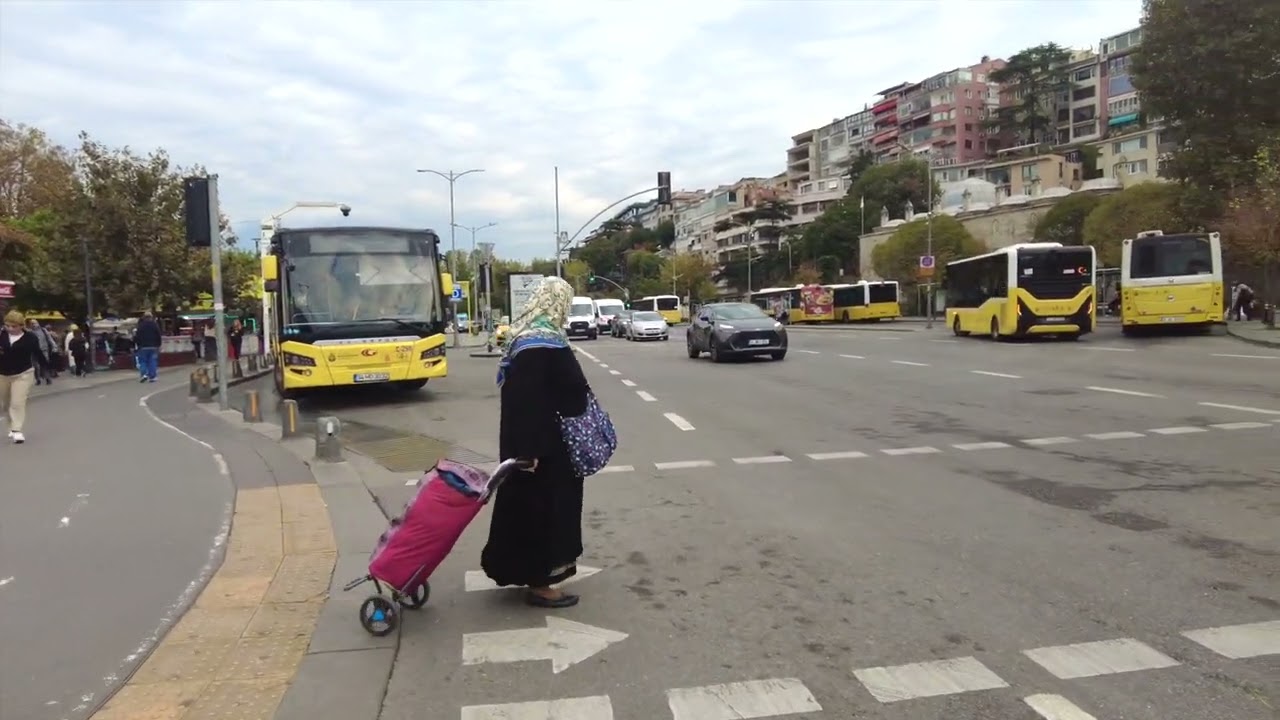 Üsküdar'ın En Eski Çarşı Pazarı Balıkçılar, Baharatçılar, Sebze Meyve. #vlog 🇹🇷 #pazar #üsküdar