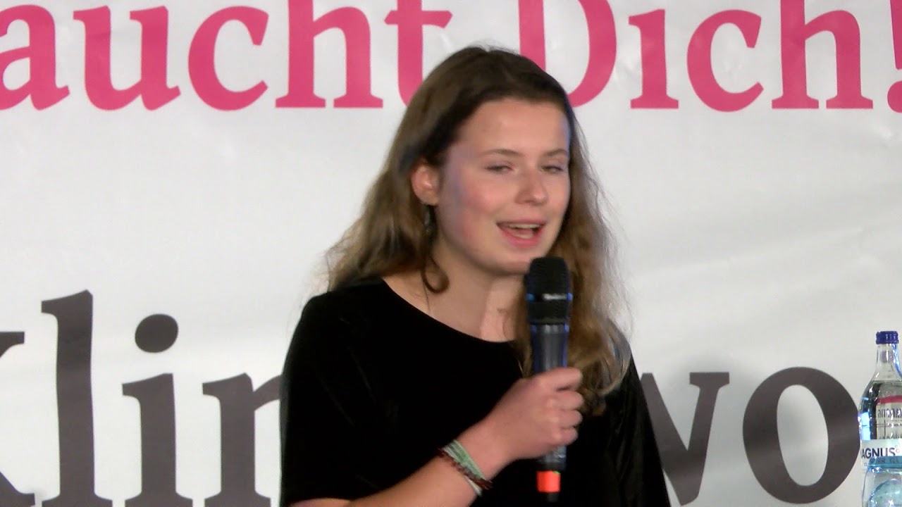 Gastrednerin Luisa Neubauer bei der 11. Hamburger Klimawoche