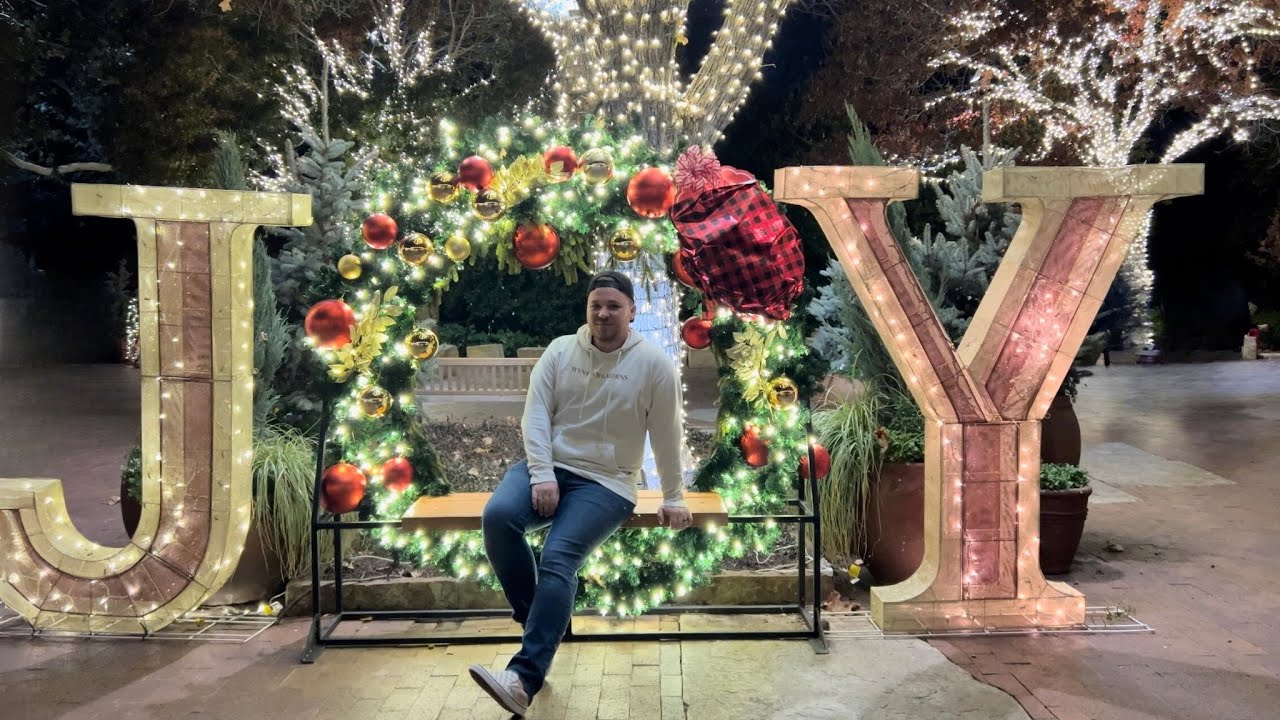 A Christmas Light Show That You Won't Believe! || Visit Our Garden