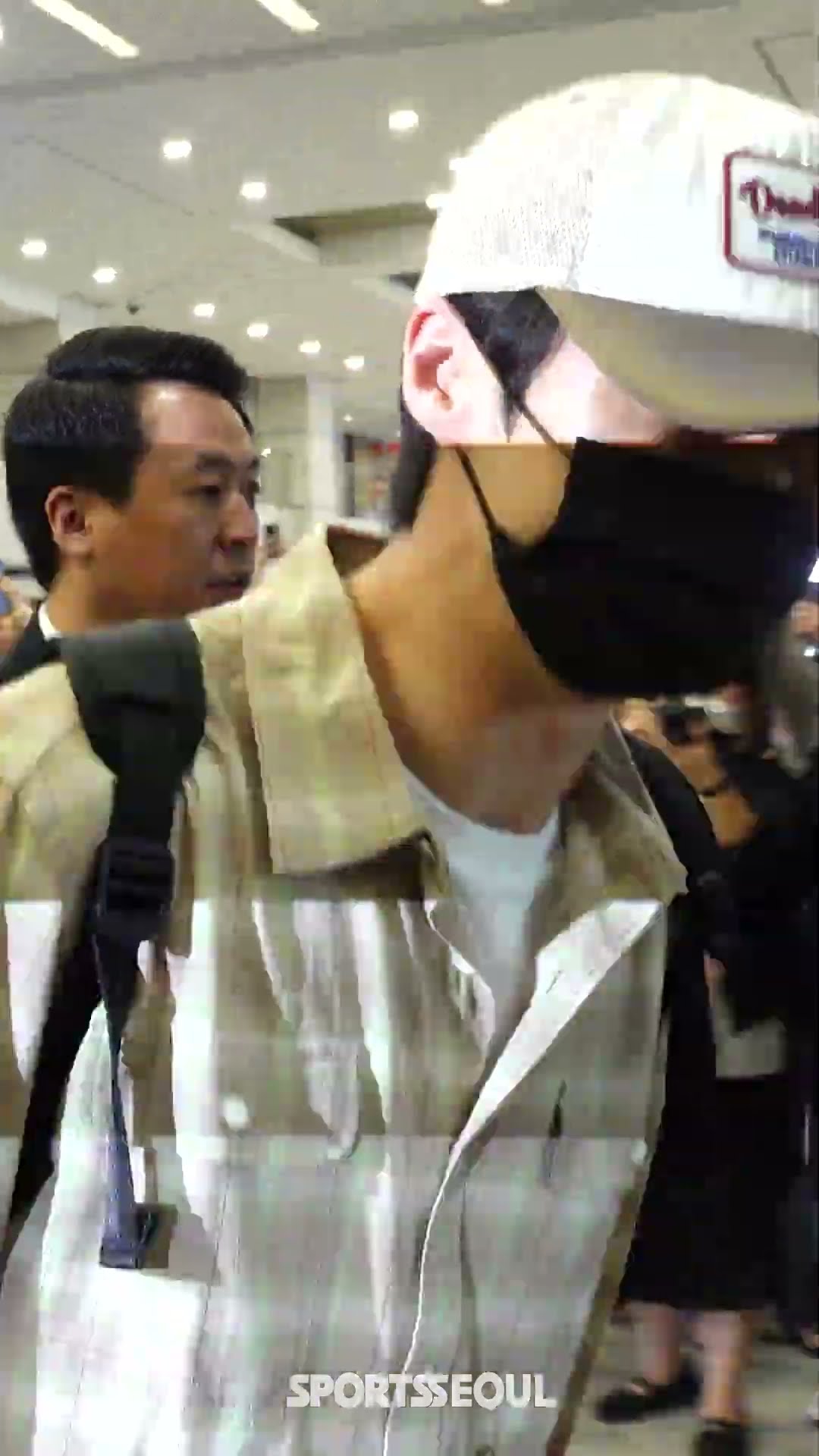 #변우석 이클립스 류선재 공항 입국 모습 #ByeonWooseok