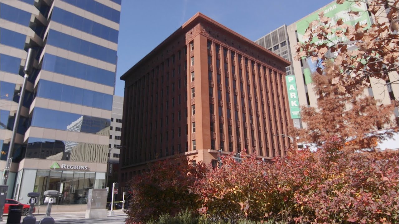 Look Up: Stories Behind St. Louis Architecture