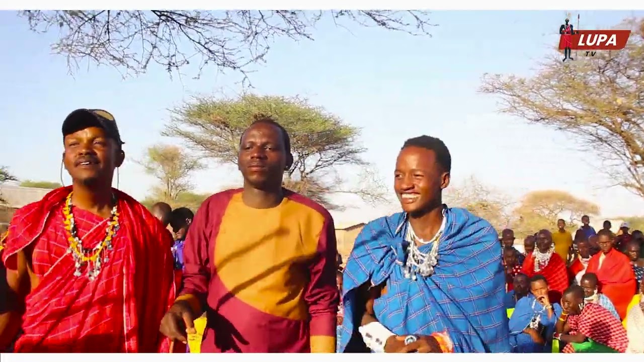 MUIMBAJI SAMWEL SADIRA AKITUMBUIZA KWENYE UZINDUZI WA ALBUM YA NASERIAN MATHIAS MALAMBO.