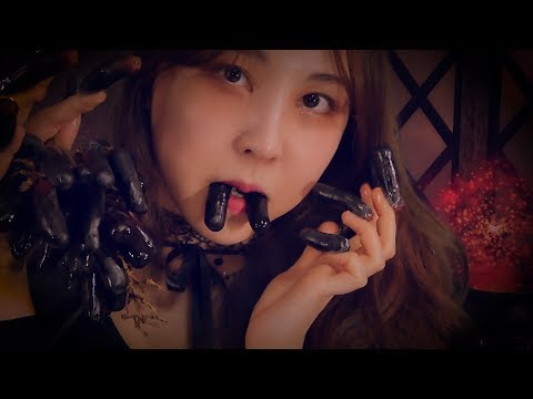 ASMR｜A witch eating Grapes｜Black sapphire grapes