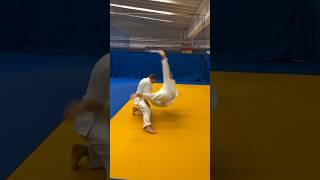 WATCH THIS POWERFUL DROP KNEE TAI OTOSHI 🔥👊🏻 #judo #judoka #judotraining #shortvideo #shorts