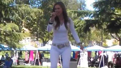 Stella Ruiz at Kalayaan Fest