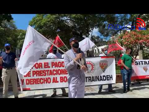 Instructores del Inadeh piquetean en la Presidencia