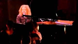 Video thumbnail of "Tim Minchin - Pope Song LIVE (subtitulado al español)"