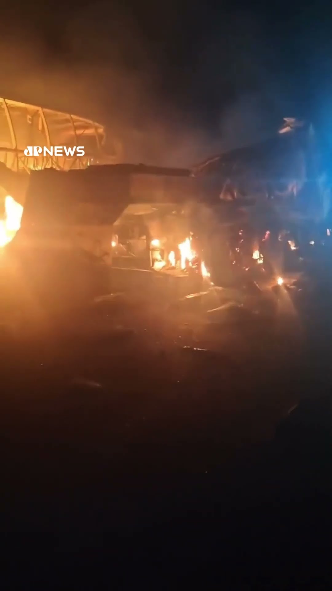 Acidente de ônibus deixa ao menos 35 mortos no México #shorts
