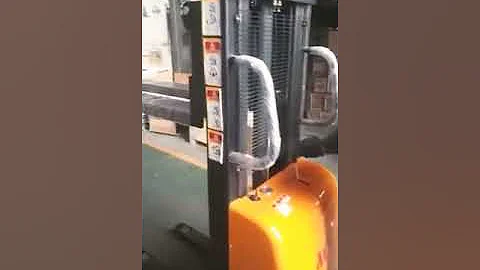 ACE semi electric stacker