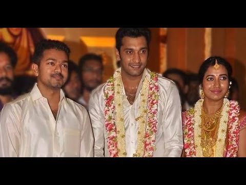 Vijay Attends Arulnidhi And Kerthana Marriage In Silk Dhoti Vijay Attends Arulnidhi And Kerthana Marriage In Silk Dhoti Shirt Rajinikanth Sivaar You