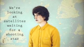 Lewis watson - bones (lyrics)