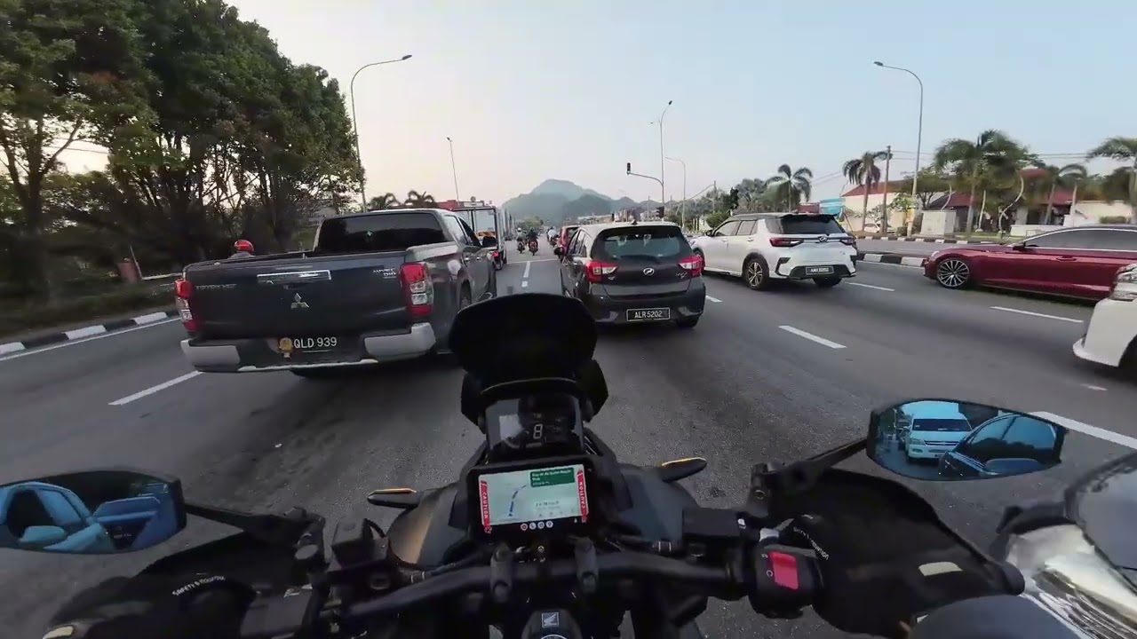 #89 | HONDA ADV 350 POV