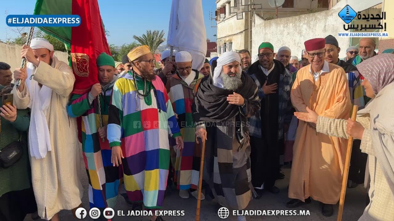 استقبال شيخ الزاوية لي جاب معاه ثور لضريح مولاي بوشعيب بمناسبة موسم الطريقة الكركرية