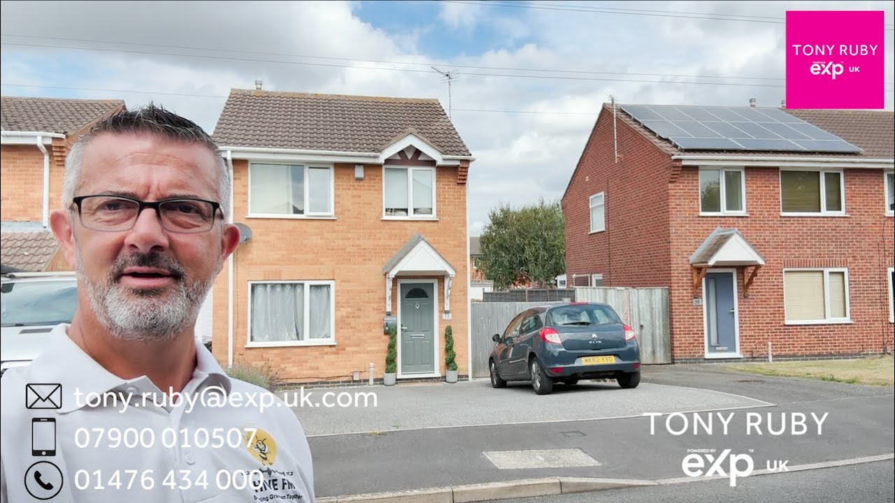 🏡 3-Bed Link-Detached Home in Sunningdale | Conservatory & Garden