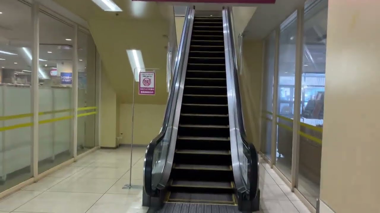 【日立】2X エスカレーター イオン石和店 2X escalator Aeon Isawa shopping store Yamanashi Japan