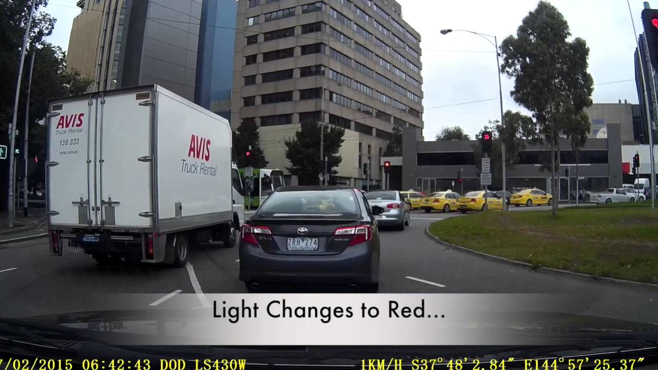 Red Light Runners (Australian's Can't Drive) Dashcam Compilation - YouTube