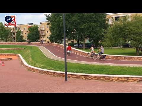 Riding onto the Utrecht Dafne Schippersbrug [560]