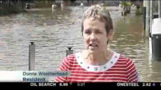 Thousands flee Brisbane floodwaters