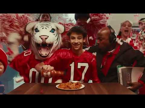 Frank’s RedHot "Shake, Shake, Shake Señora" Superbowl Ad
