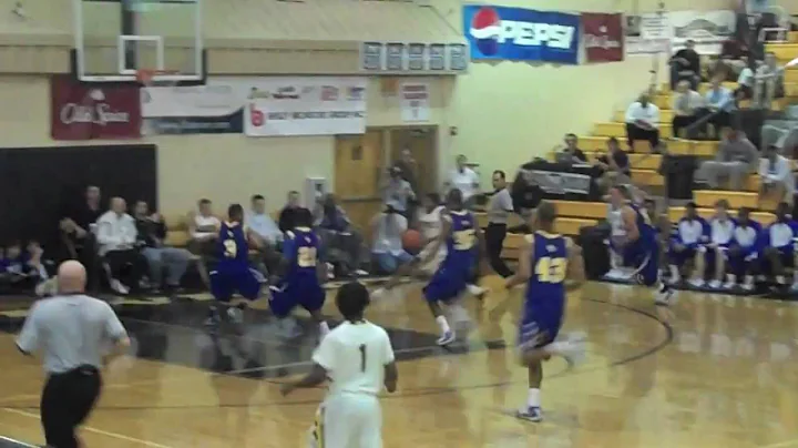 Dante Holmes throws down a monster dunk at the Cit...